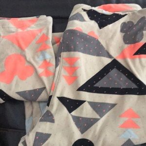 Lularoo Mickey legging tc
